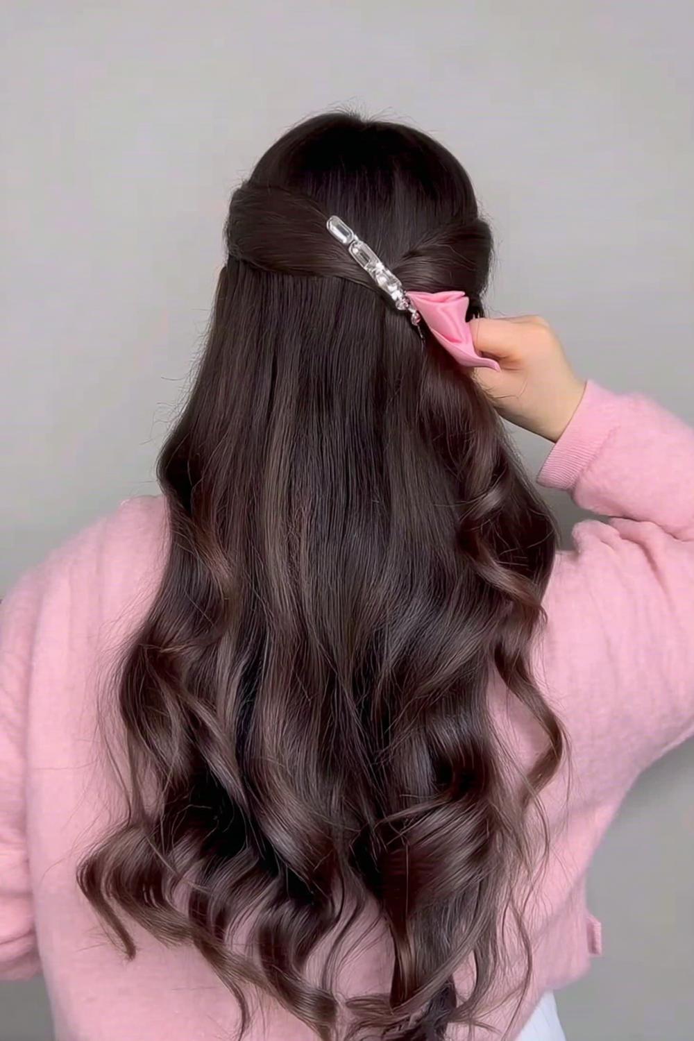 Halboffener Look mit Clip