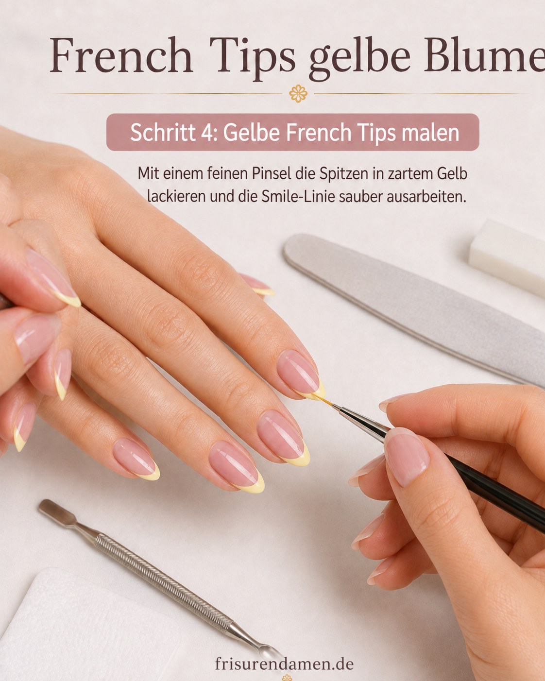 Gelbe French Tips gelbe Blume Nailart: feine Smile-Linie mit dünnem Pinsel malen