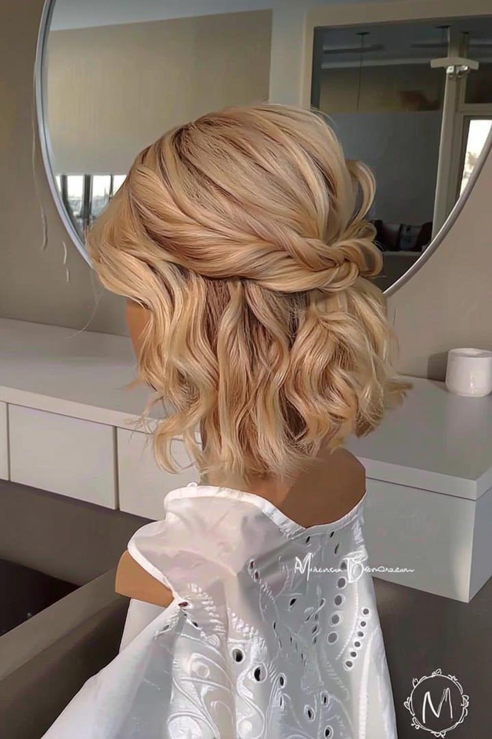 Blonde Hochsteckfrisur