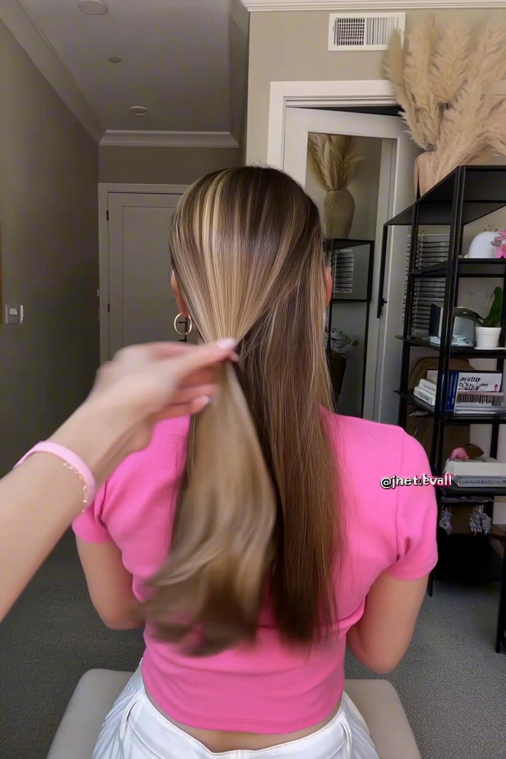 Glatter Ponytail-Start