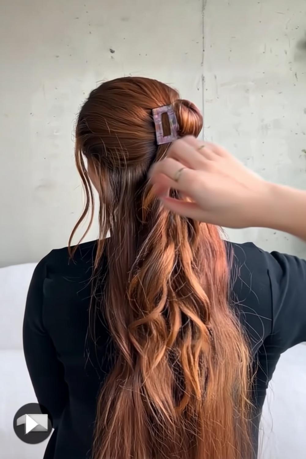 Schwarze Klammer für Alltags-Styling