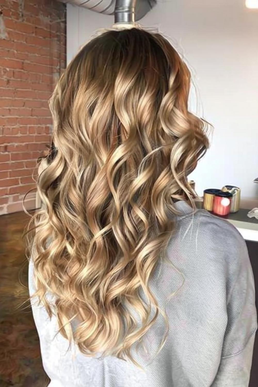 34 Lockenfrisuren für lange Haare: Trends & Styling
