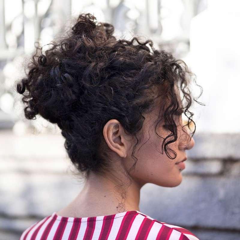 Sommer Messy Curly Bun