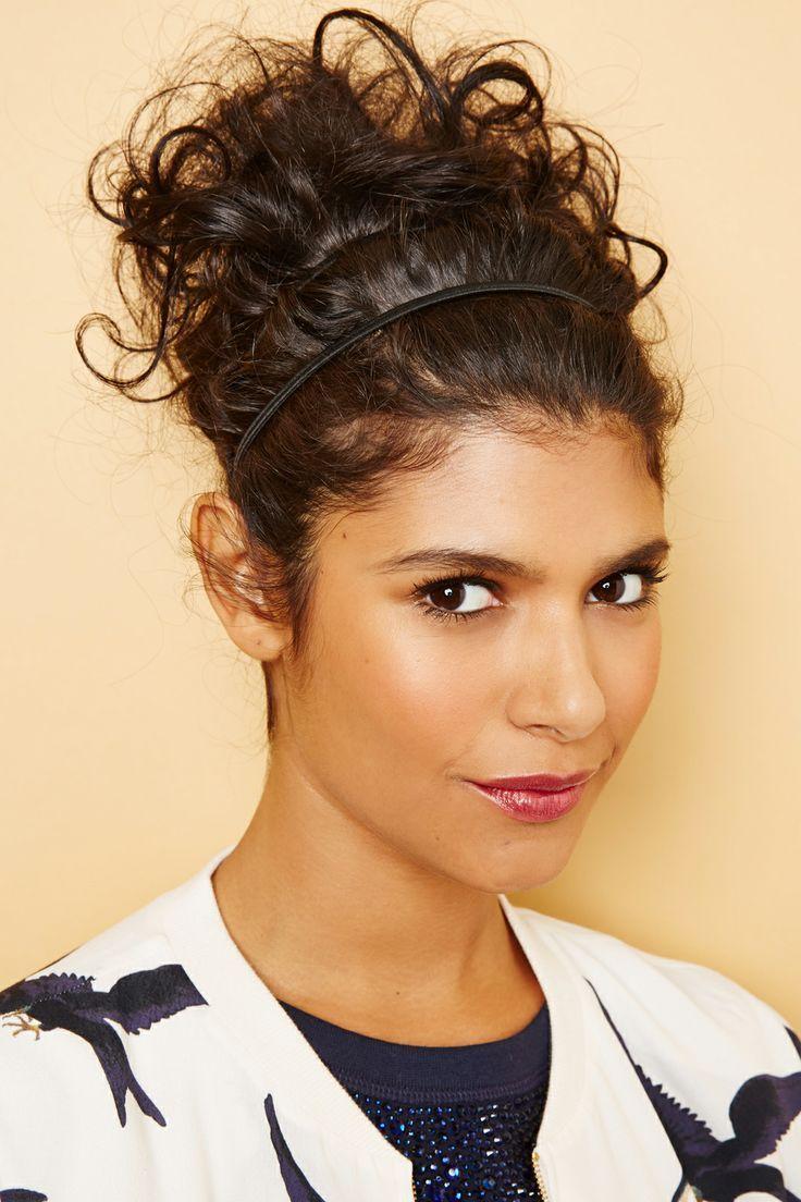 Curly Bun mit Haarband