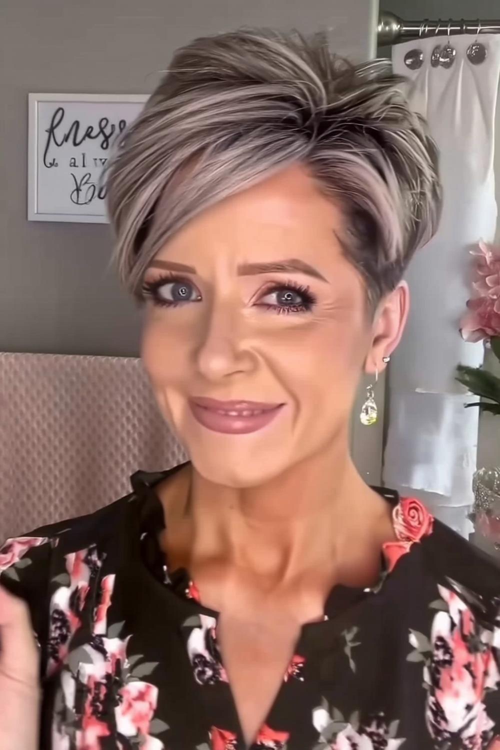23 trendige Frisuren ab 50: Stylish & selbstbewusst