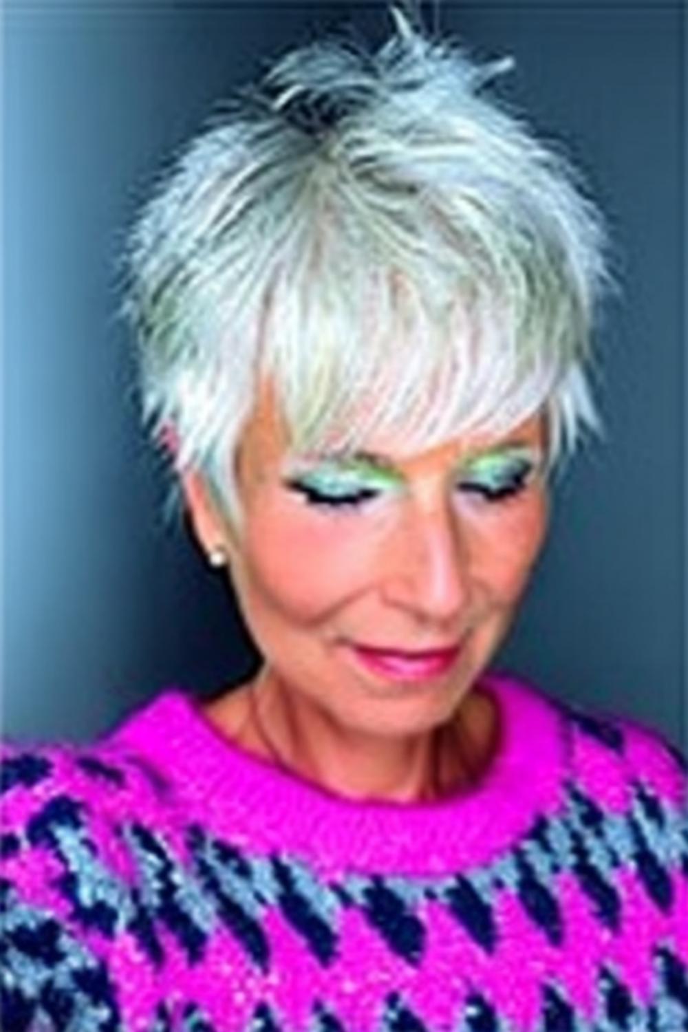 Wilder Pixie mit Farben